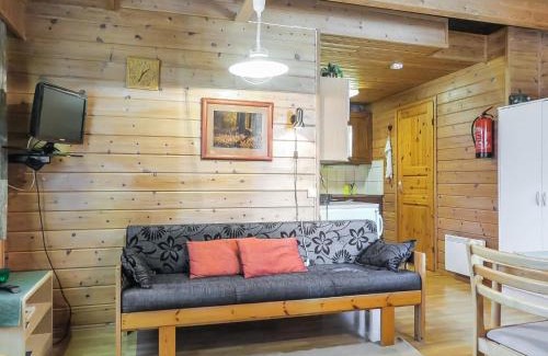 Raattama House | Family-Friendly Holiday Home Lomamaja 3 with Pet Perks