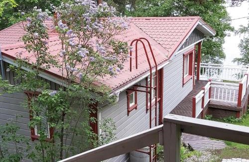 Lohja House | Idyllic Holiday Home Lomaranta with Hot Tub & Family-Friendly