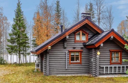 Salla House | Cozy Holiday Home Lomaväinö 13 with Hot Tub & Family Fun