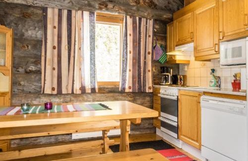 Lampivaara House | Pet-Friendly Retreat: Holiday Home Luostonseita 1