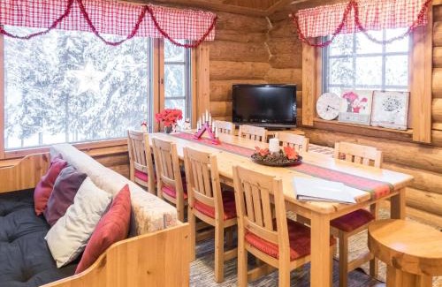 Ruka House | Cozy Holiday Home Mänty: Pet & Child Friendly Retreat