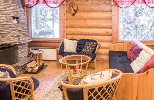 Ruka House | Cozy Holiday Home Mänty: Pet & Child Friendly Retreat