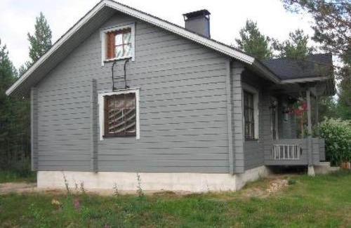 Posio House | Cozy Holiday Home Mäntyaho with Hot Tub & Pet Friendly