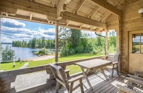 Saarijarvi House | Inviting Holiday Home Mäntyranta with Hot Tub & Kitchen