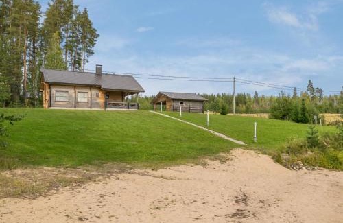 Saarijarvi House | Inviting Holiday Home Mäntyranta with Hot Tub & Kitchen