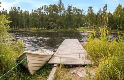 Saarijarvi House | Inviting Holiday Home Mäntyranta with Hot Tub & Kitchen