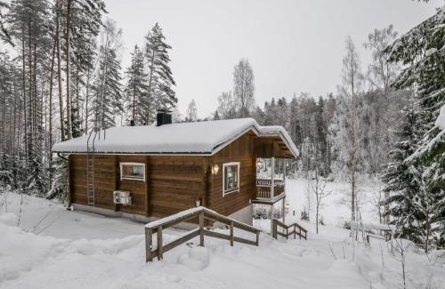 Kangasniemi House | Cozy Holiday Home Mäntyrinne with Hot Tub & Pet Friendly