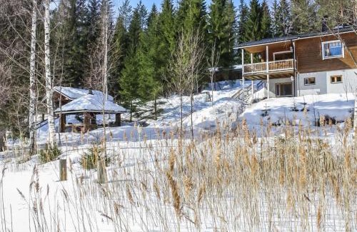Kangasniemi House | Cozy Holiday Home Mäntyrinne with Hot Tub & Pet Friendly
