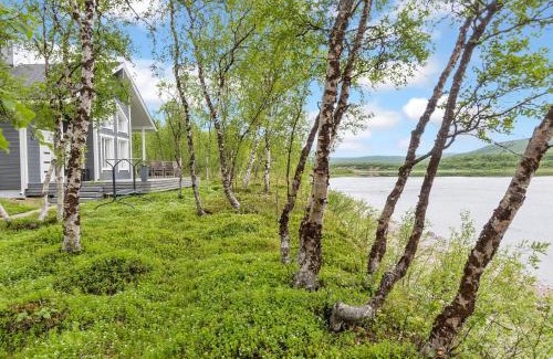 Utsjoki House | Family-Friendly Getaway at Holiday Home Mökki Tenolla