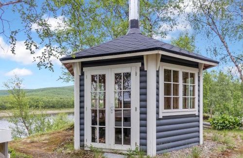 Utsjoki House | Family-Friendly Getaway at Holiday Home Mökki Tenolla