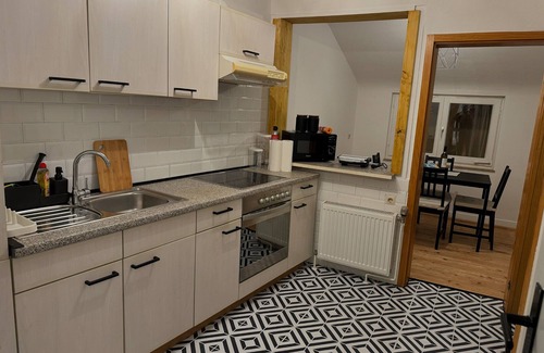 Pfullingen Apartment | Holiday Home 'M B Homes Pfullingen 1' with Wi-Fi