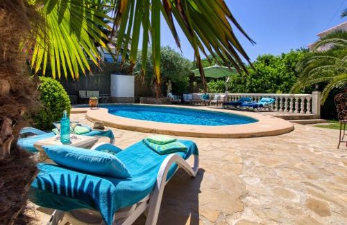 El Tosalet House | Guest Rated 9.5: Holiday Home Mabrouk with Pool Oasis