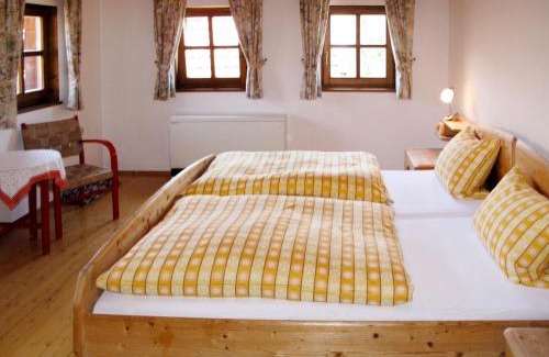 Ginselsried House | Discover Holiday Home Mader: Pet-Friendly & 4-Star Comfort