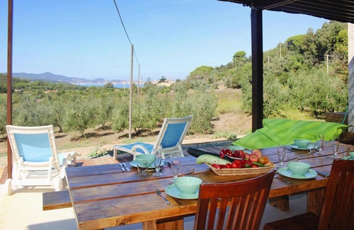 Portoferraio House | Inviting Holiday Home in Magazzini with Ocean View Garden