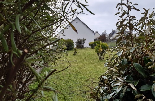 Penmarch House | Holiday Home 'Maison Bord De Mer Penmarch' with Private Garden and Wi-Fi