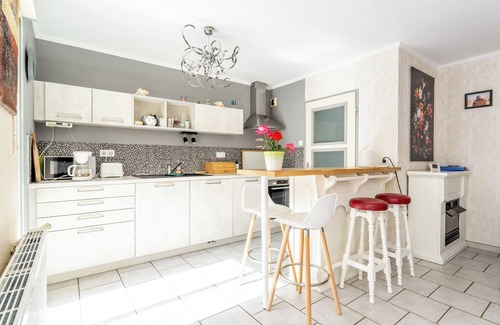 Pornic House | Holiday Home 'Maison La Mouette Proche Plage Golf' with Private Terrace, Private Garden and Wi-Fi