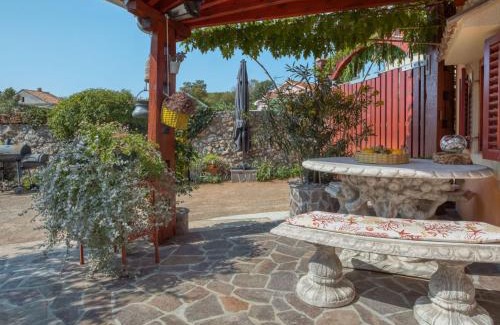 Polje House | Family-Friendly Holiday Home Maria - MLK171 Awaits You