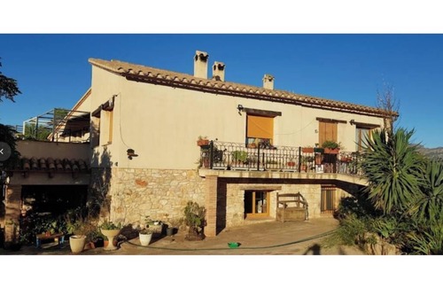 El Perello House | Cozy Holiday Home 'Mas Del Pi' with Private Terrace & Views