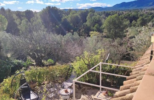 El Perello House | Cozy Holiday Home 'Mas Del Pi' with Private Terrace & Views