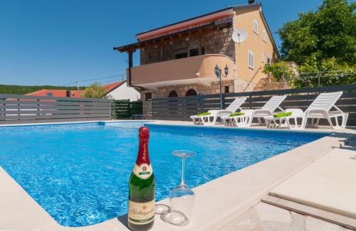 Slivno House | Exceptional Holiday Home Mateovi Dvori with Ocean Views