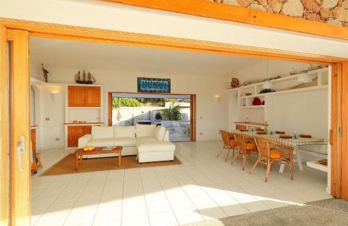 Portobello di Gallura House | Welcoming Holiday Home Matì: Pet and Child Friendly Retreat