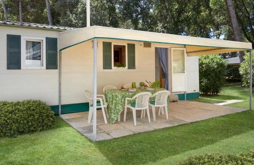 Baia Domizia House | Oceanfront Holiday Home Maxi Caravan Escale with Pool