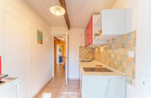 Garrigues House | Cozy Holiday Home 'Mazet' with Private Terrace and Garden