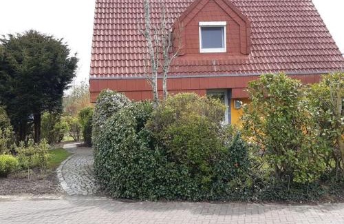 Dorumer Neufeld House | Cozy Holiday Home Meeresleuchten: Family & Pet Friendly Retreat