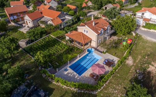 Slivno House | Memories and Joy: Oceanfront Retreat with Pool & Breakfast