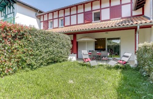Saint-Pee-sur-Nivelle House | Family-Friendly Holiday Home Mendi Bixta with Great Reviews