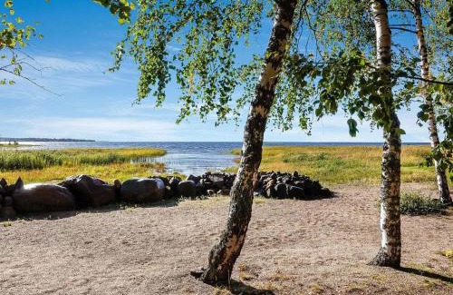 Oulu House | Child-Friendly Holiday Home Merihovi with Hot Tub Bliss