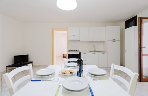 Porto Cesareo House | Holiday Home 'Mery Villaggio Chiusurelle 2' with Shared Pool, Shared Terrace and Air Conditioning
