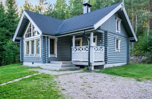 Mantyharju House | Relax at Holiday Home Metsälampi: 4-Star Retreat with Hot Tub