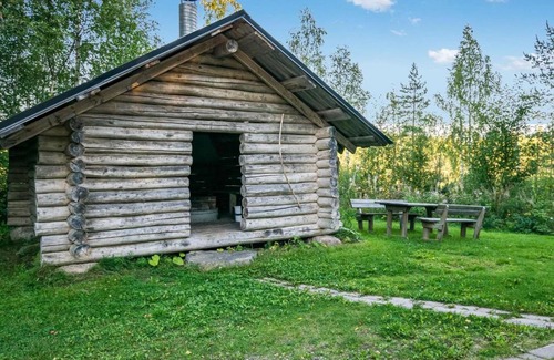 Mantyharju House | Relax at Holiday Home Metsälampi: 4-Star Retreat with Hot Tub