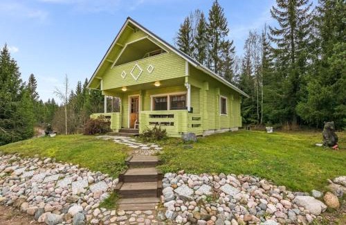 Raseborg House | Idyllic Holiday Home Metsämökki with Hot Tub & Pet Friendly