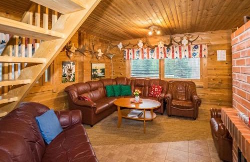 Raseborg House | Idyllic Holiday Home Metsämökki with Hot Tub & Pet Friendly