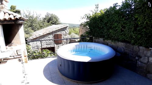 Buzet Villa | Pet-Friendly Holiday Home Mia&Emi with Hot Tub & Kids’ Fun