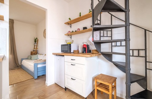 Spadafora House | Pet-Friendly Holiday Home 'Mira' with Ocean View Terrace