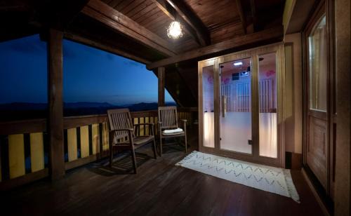 Bostanj House | Relax at Holiday Home Mirt with Hot Tub & Sauna
