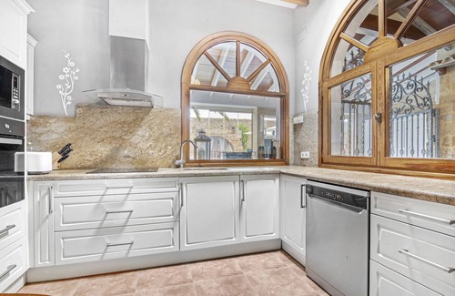 Jalon House | Inviting Holiday Home 'Mistela' with Mountain View & Pool