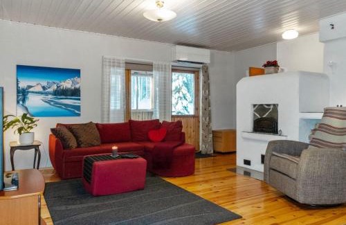 Kierinki House | Pet-Friendly Holiday Home Mokko-mökki for Families
