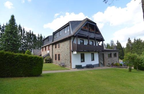 Kalterherberg House | Holiday Home Monschau with Sauna and Terrace, cleaning included