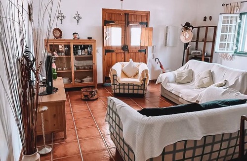 Montemor-o-Novo House | Holiday Home 'Monte Sol' with Private Pool, Private Terrace and Wi-Fi