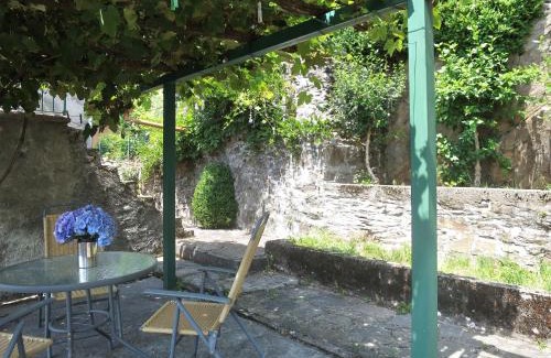 Trarego Viggiona House | Cozy Holiday Home Monte Tabor: Pet and Child Friendly Stay