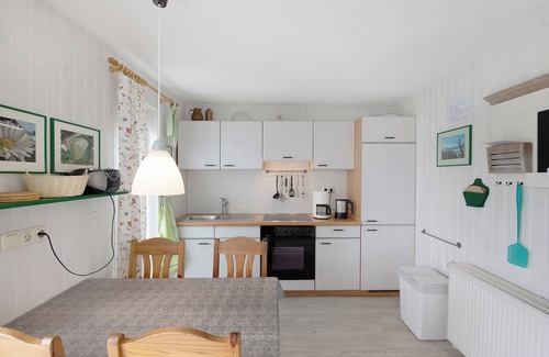 Meschendorf House | Cozy 'Möve Aba Bungalow 64' with Private Terrace & Garden
