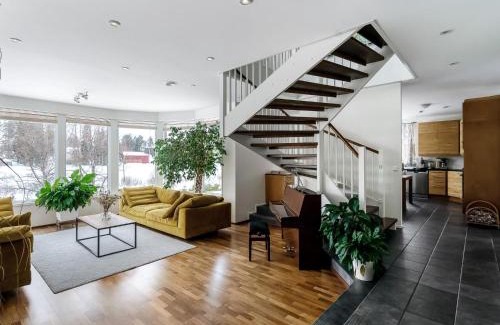 Maentsaelae House | Family-Friendly Retreat at Holiday Home Mustijoenranta
