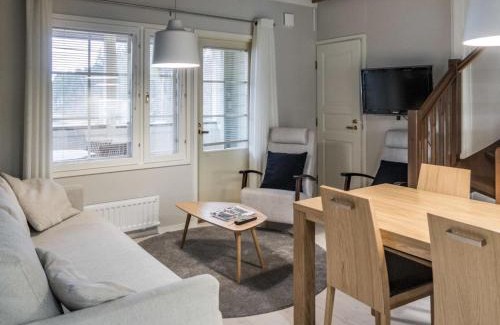 Vuokatti House | Cozy Holiday Home Mustikka with Fireplace & Family-Friendly Amenities
