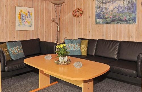 Houstrup House | Cozy Holiday Home Nørre Nebel XXI with Fireplace & Kids' Fun