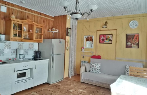Kostroma House | Oceanfront Holiday Home na Berendeevskoy - Guest Rated 10/10
