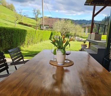 Hotavlje House | Inviting Holiday Home NA VASI with Kitchen & Child-Friendly Amenities